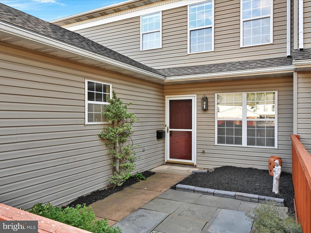 Photo of 130 PINNACLE POINT DR, LANCASTER, PA 17601 (MLS # PALA2040448)