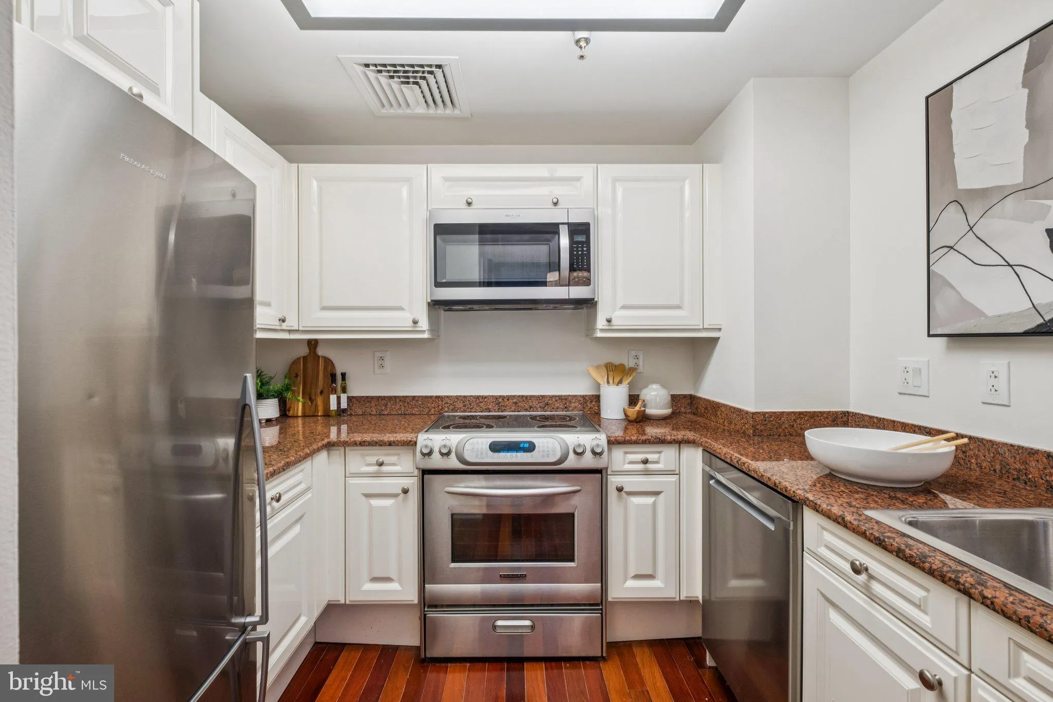 Philadelphia, Pennsylvania 19102, United States, 1 Bedroom Bedrooms, ,1 BathroomBathrooms,Residential,Contingent,200552