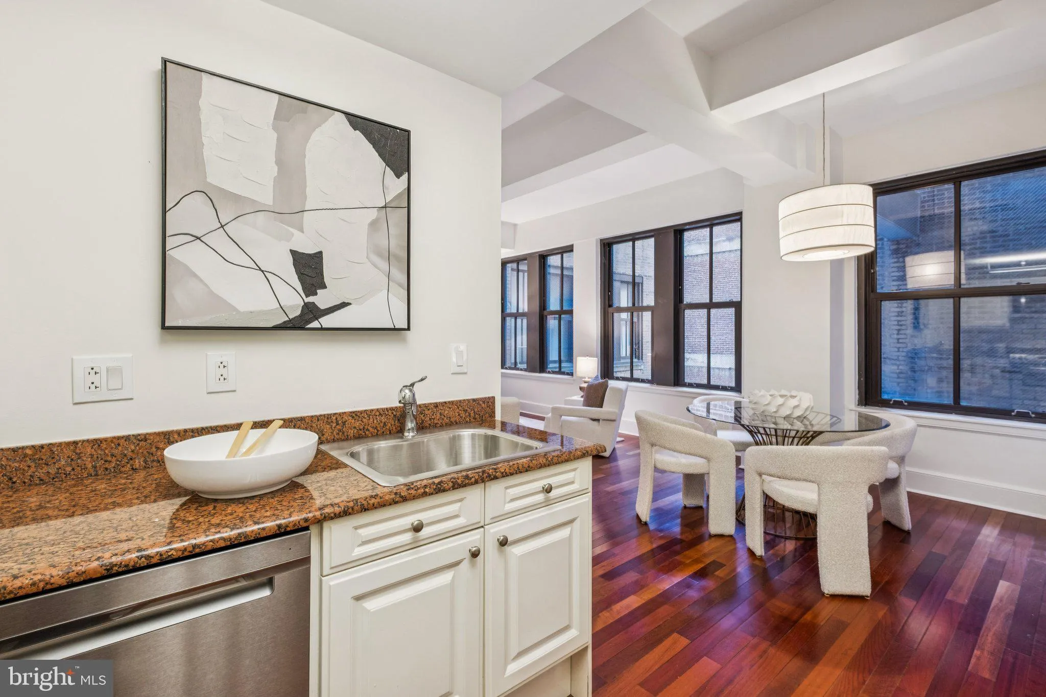 Philadelphia, Pennsylvania 19102, United States, 1 Bedroom Bedrooms, ,1 BathroomBathrooms,Residential,Contingent,200552