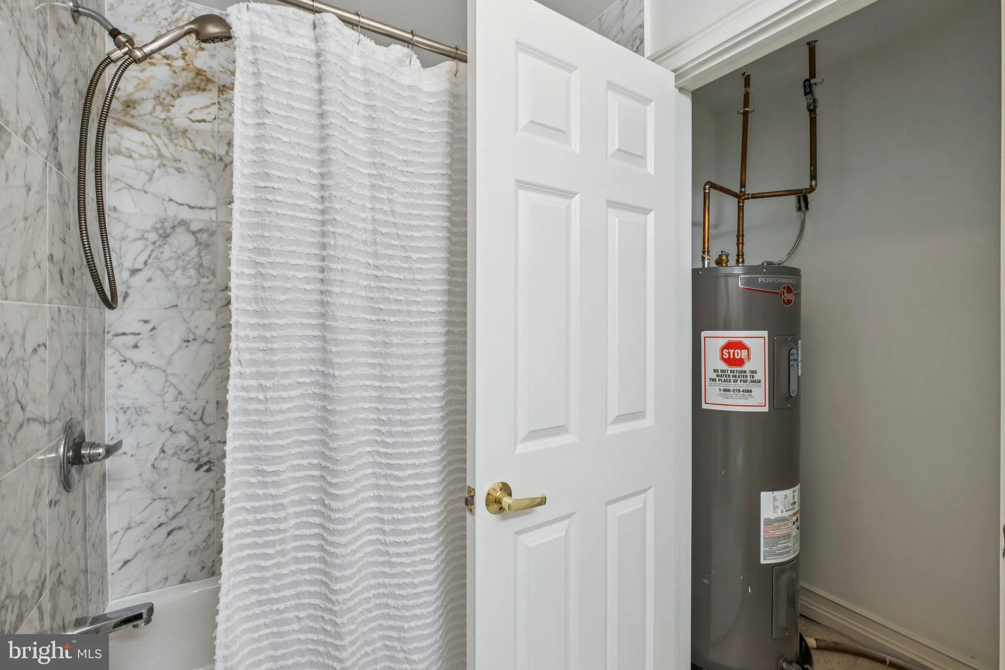 Philadelphia, Pennsylvania 19102, United States, 1 Bedroom Bedrooms, ,1 BathroomBathrooms,Residential,Contingent,200552