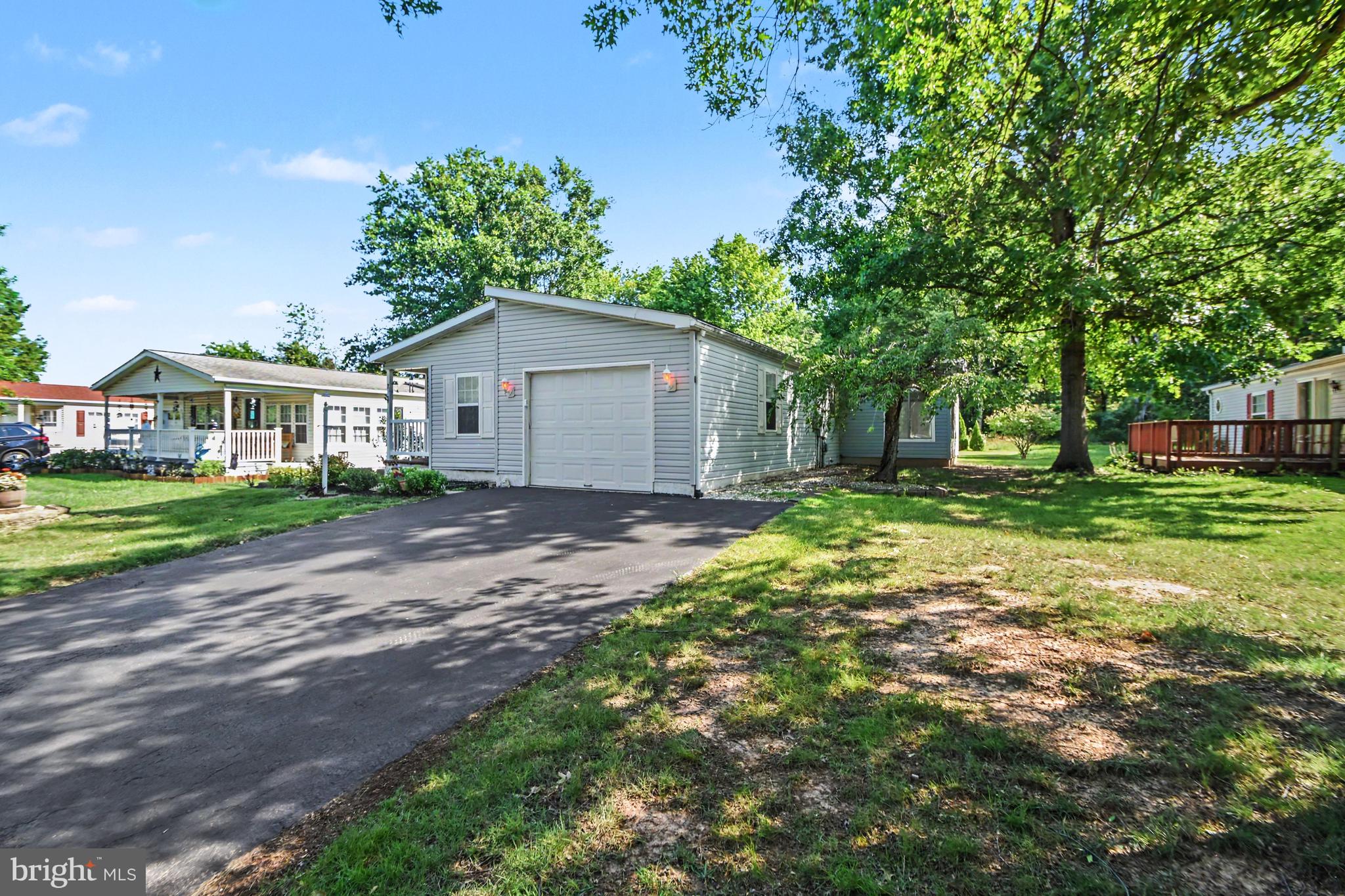 8 WILLIAMS WAY