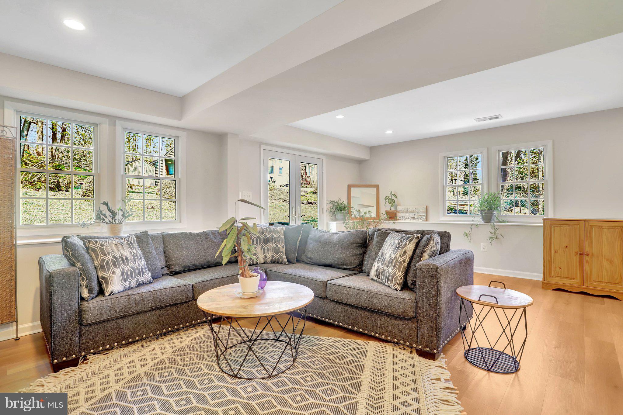 BENT TREE - Residential