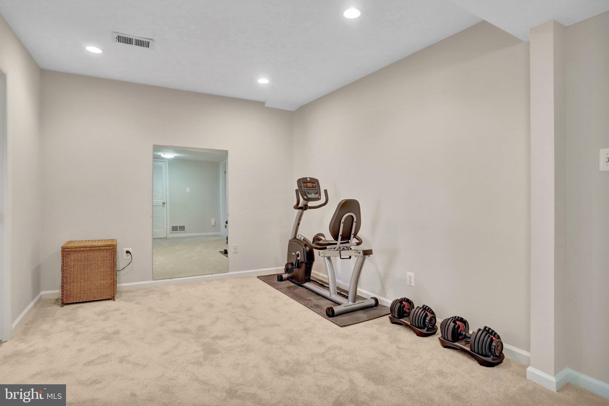 BENT TREE - Residential