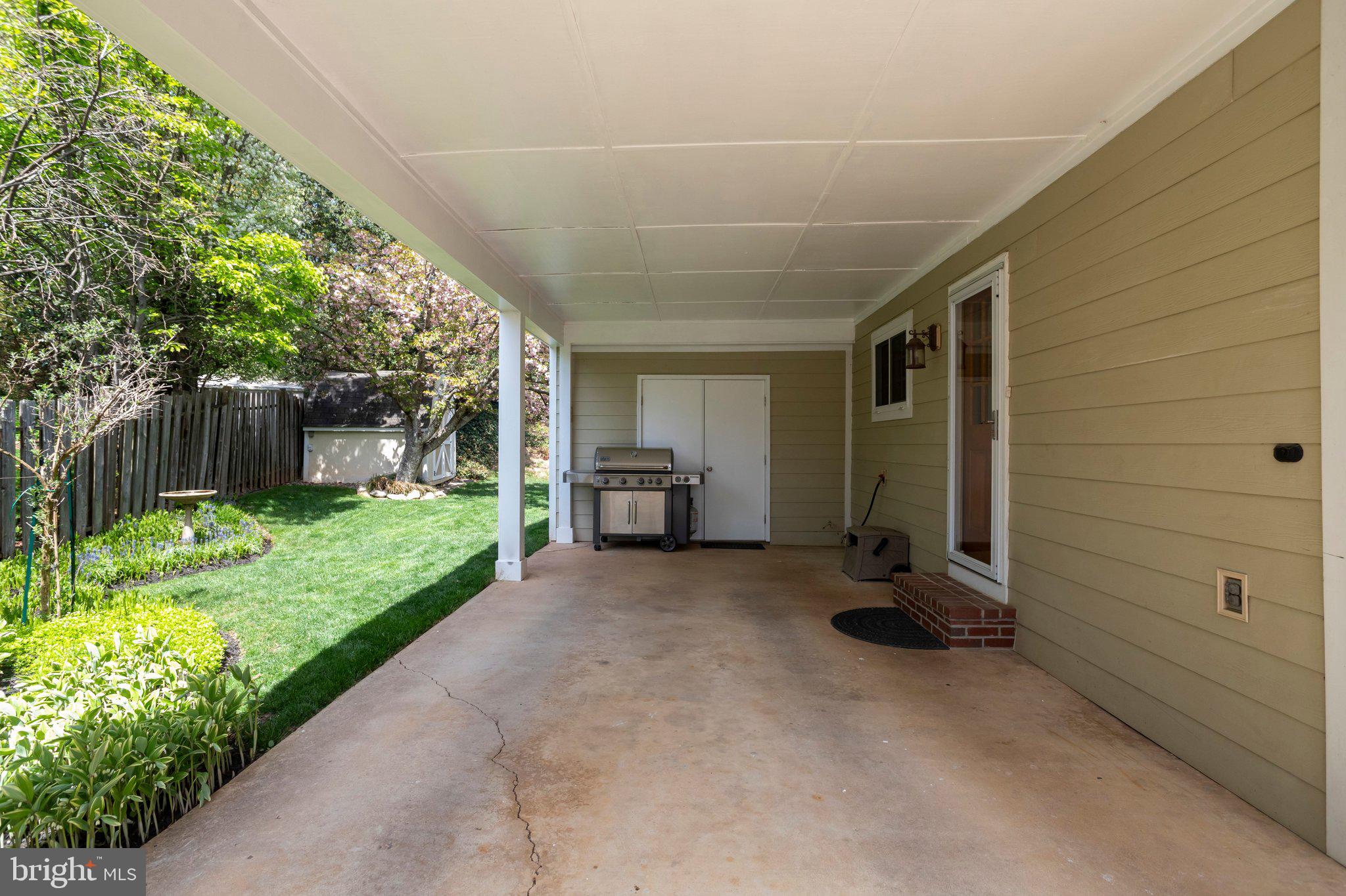 BENT TREE - Residential