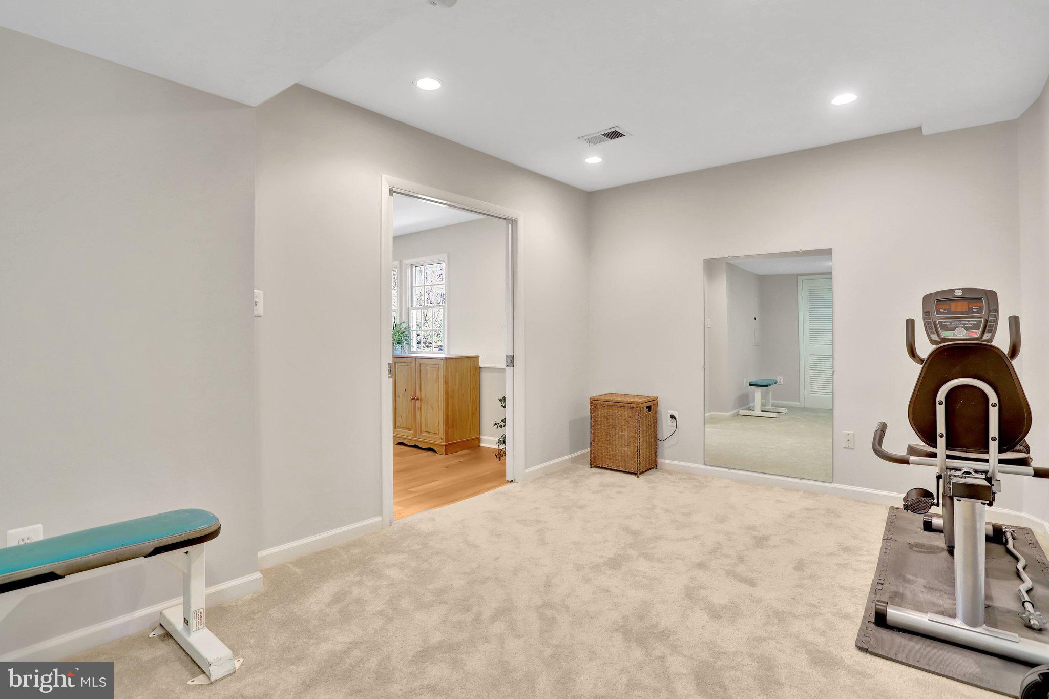 BENT TREE - Residential