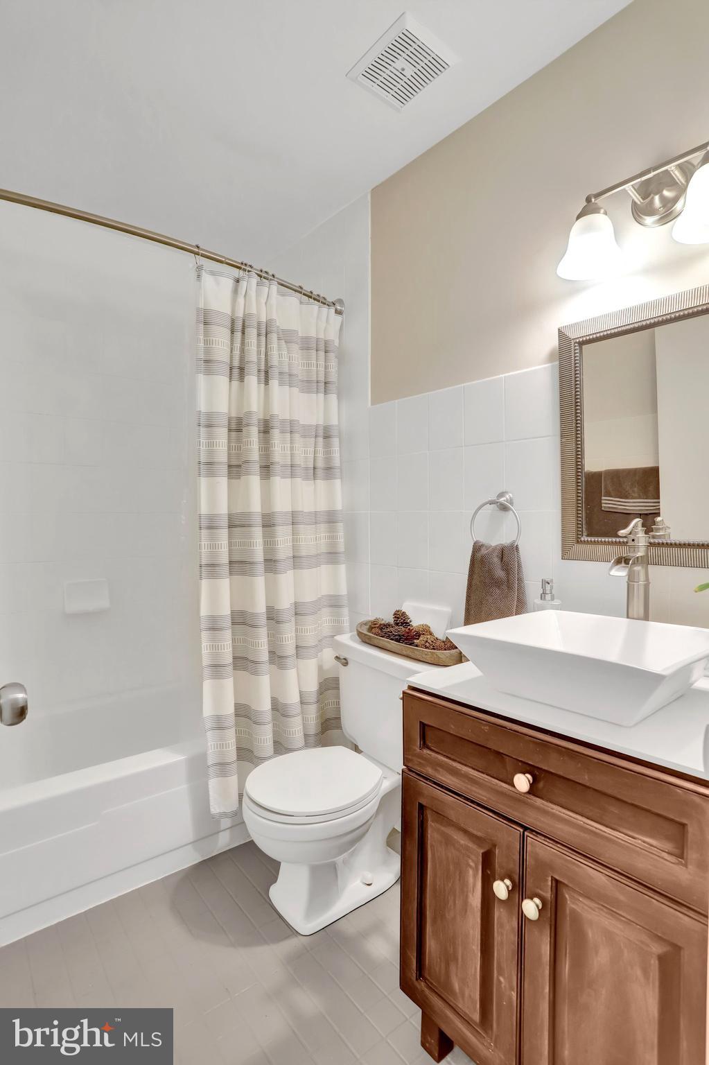 BENT TREE - Residential