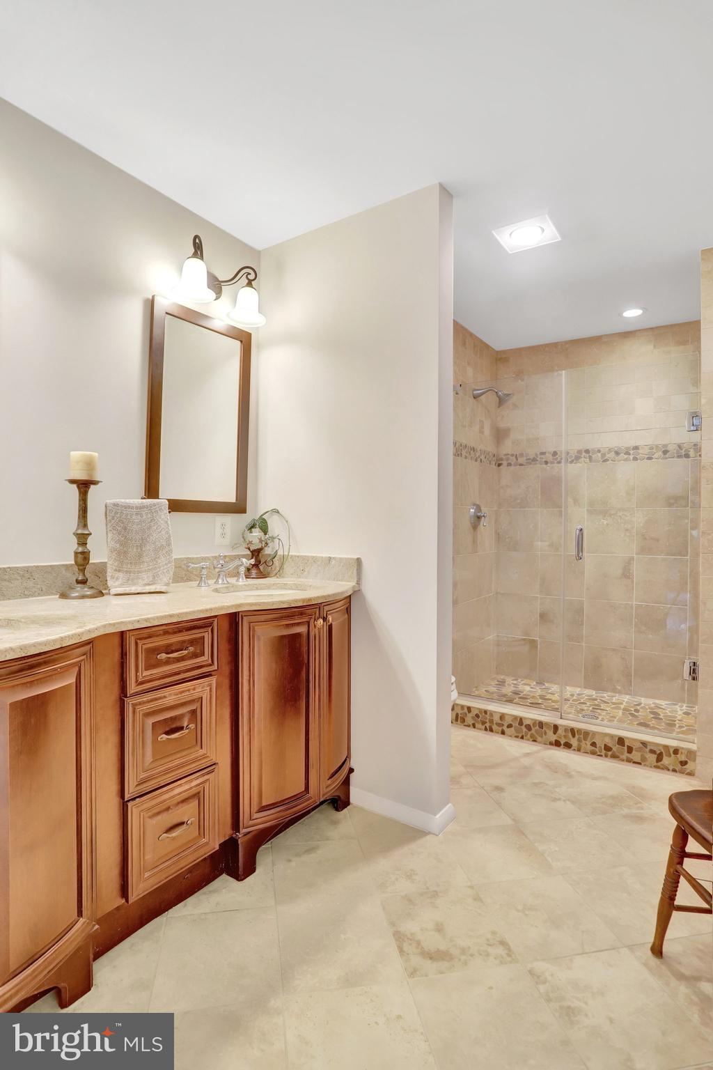 BENT TREE - Residential