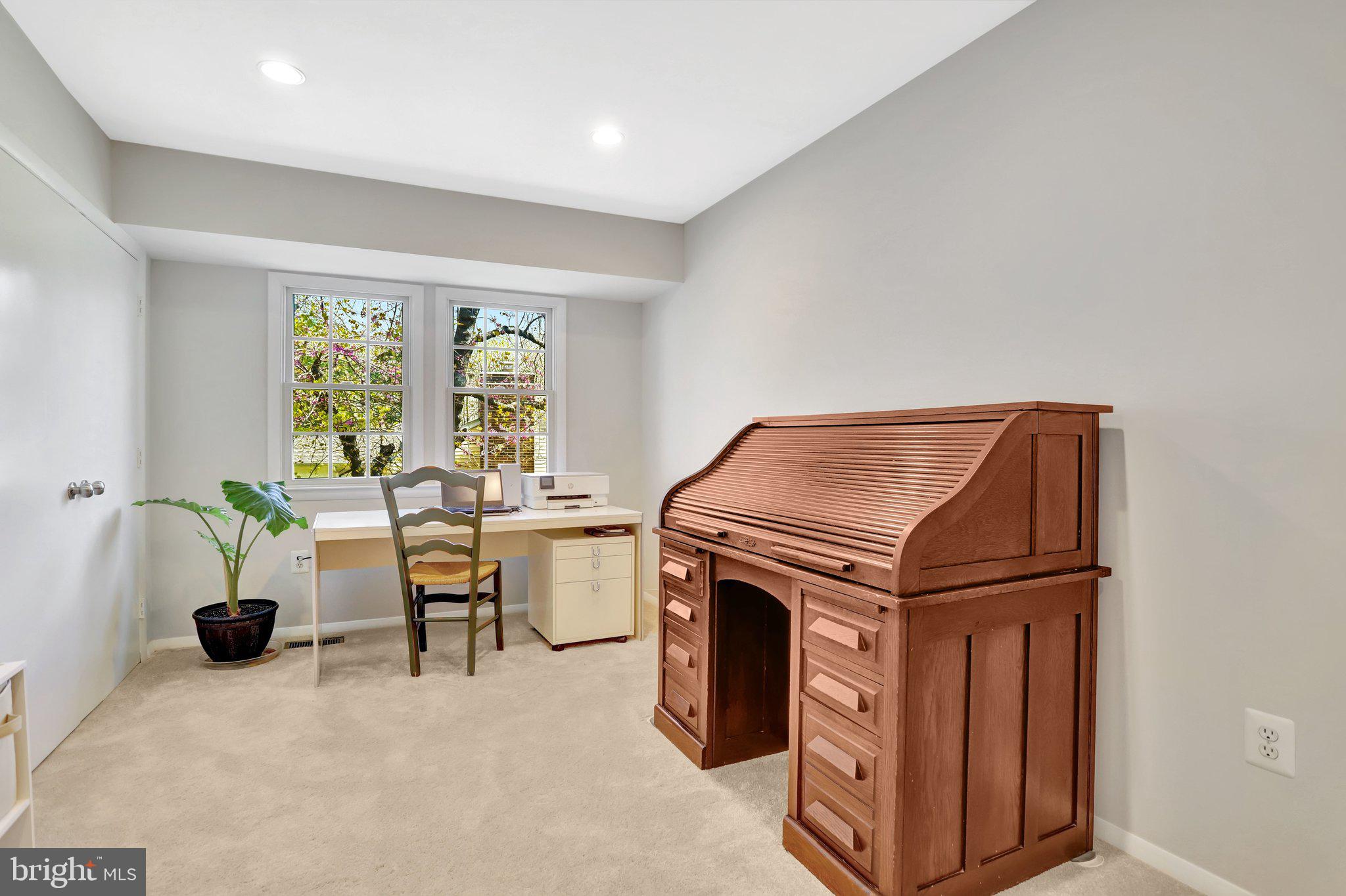 BENT TREE - Residential