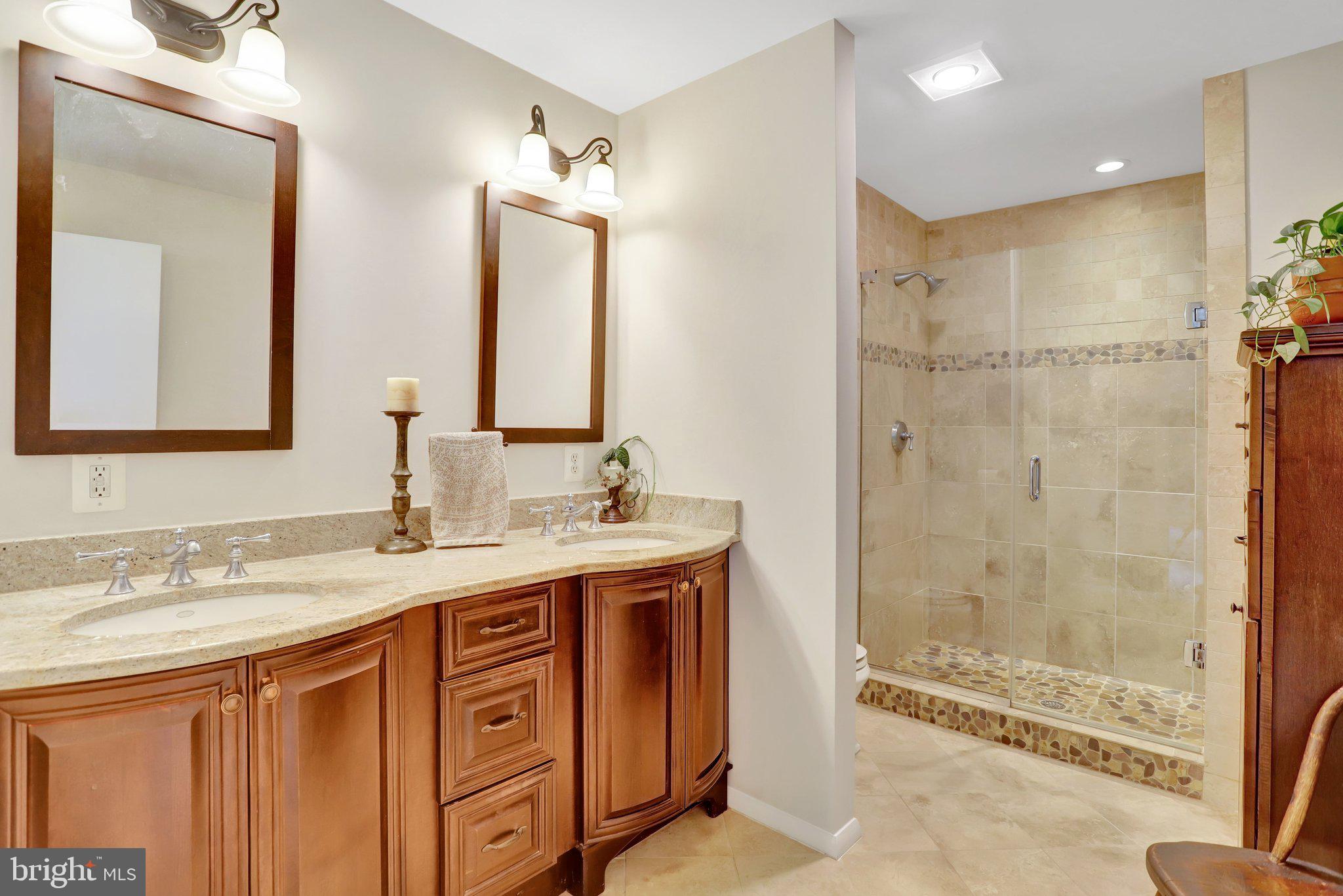 BENT TREE - Residential