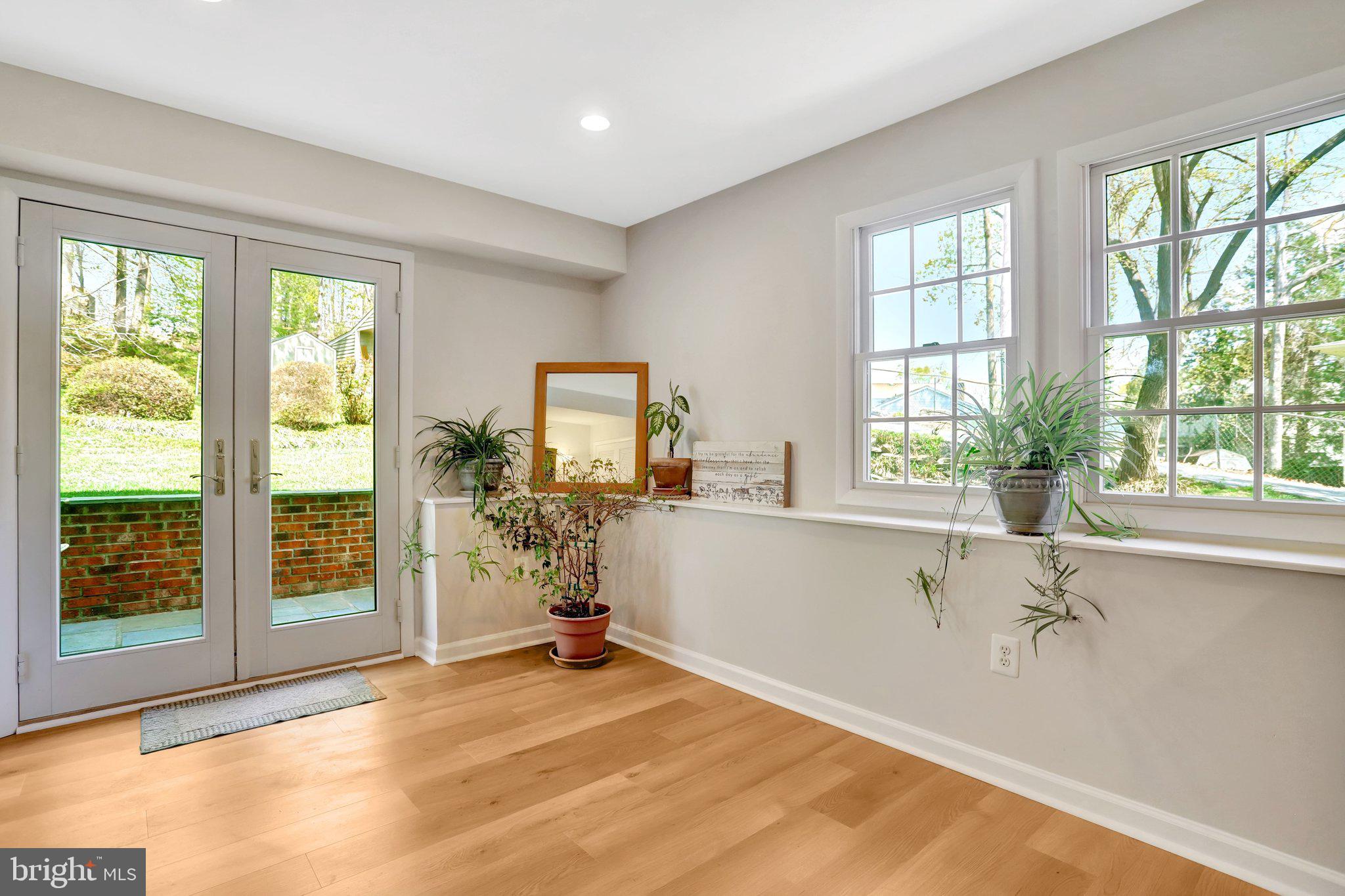 BENT TREE - Residential