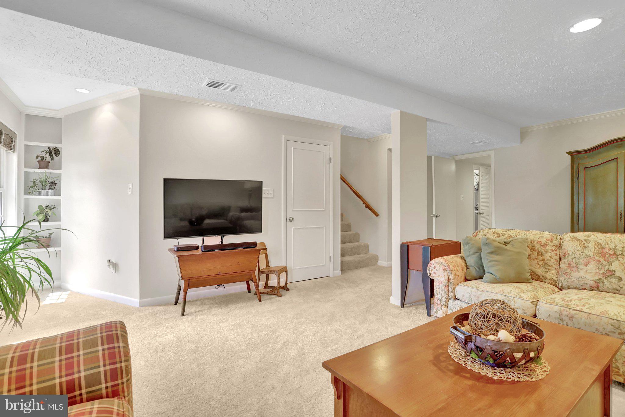 BENT TREE - Residential