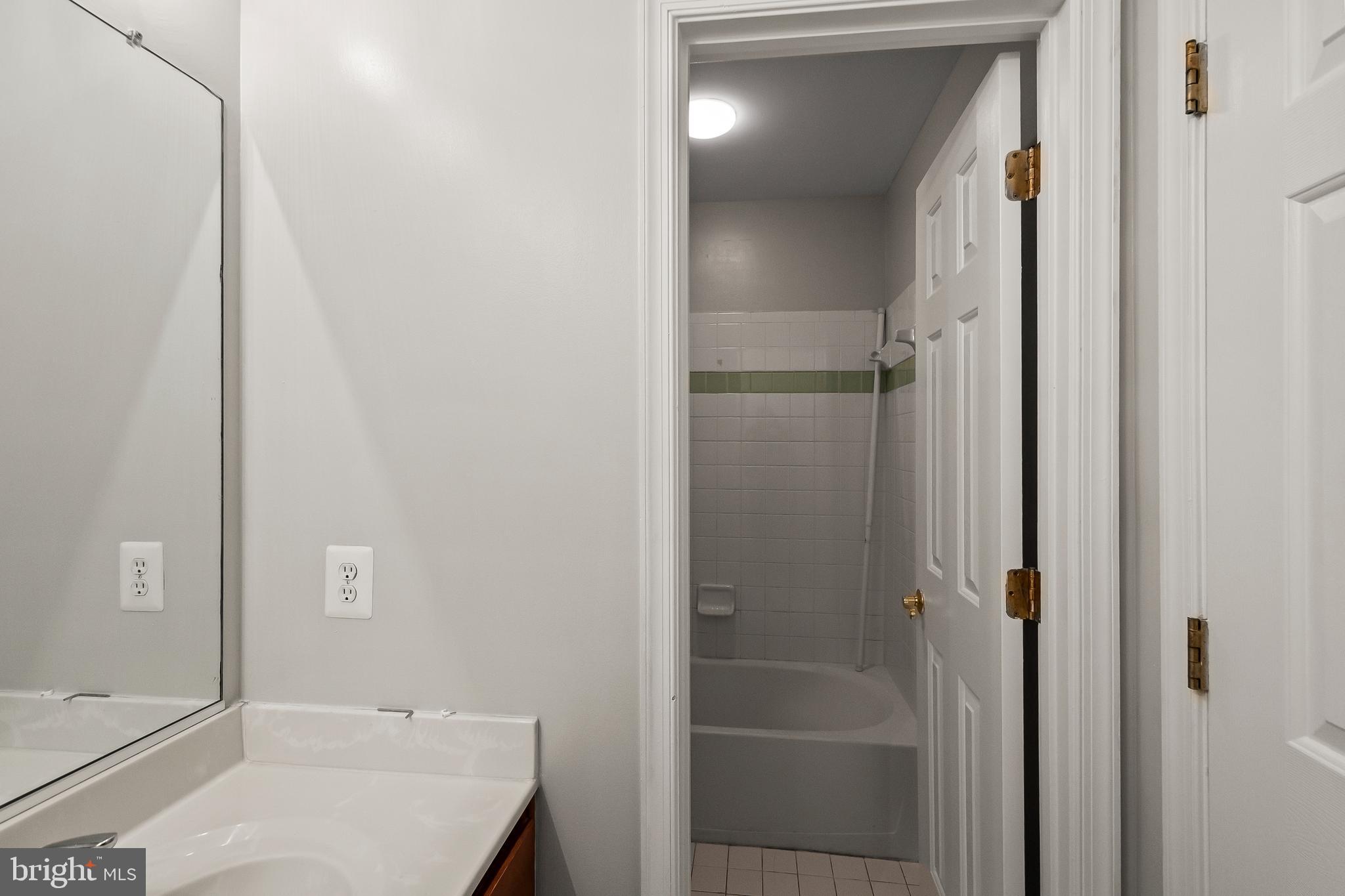 CHELTENHAM - Residential