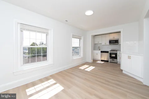 MLS: NJCD2122832
