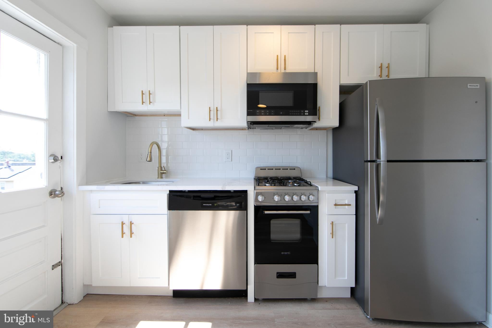 9 E HOLLY AVENUE APT 5