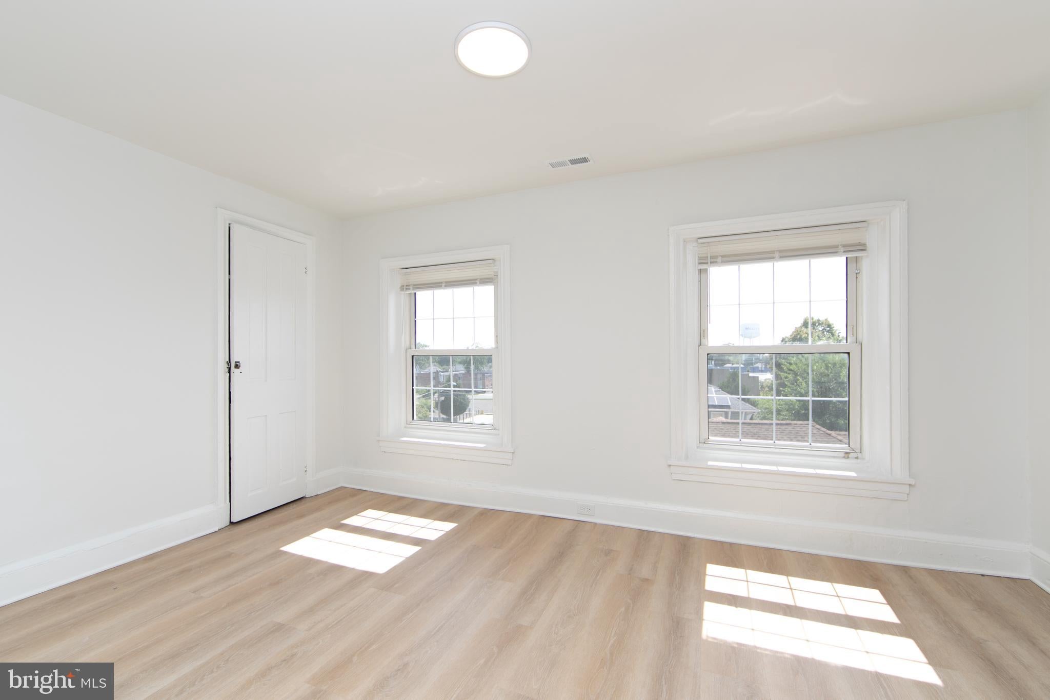 9 E HOLLY AVENUE APT 5