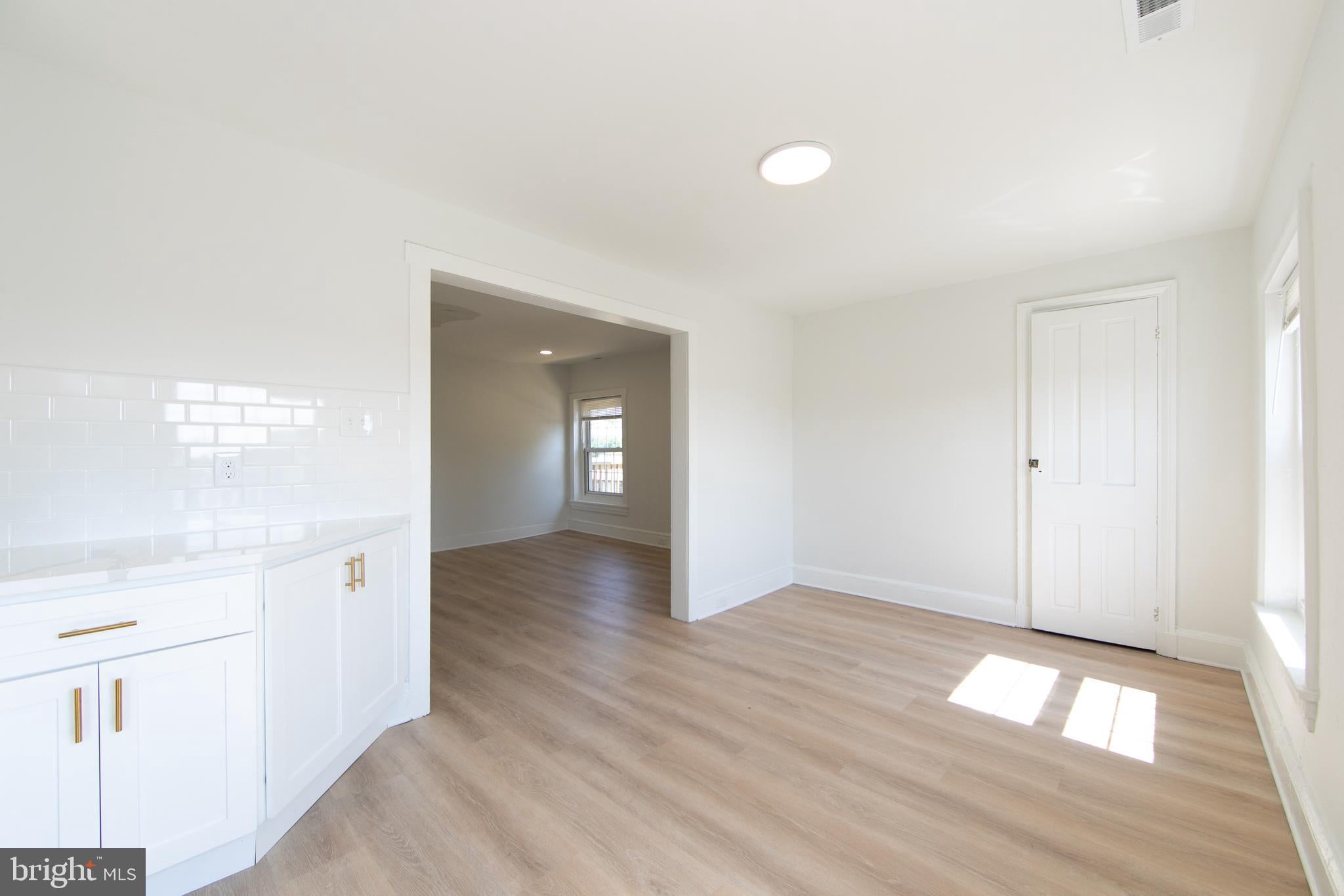 9 E HOLLY AVENUE APT 5