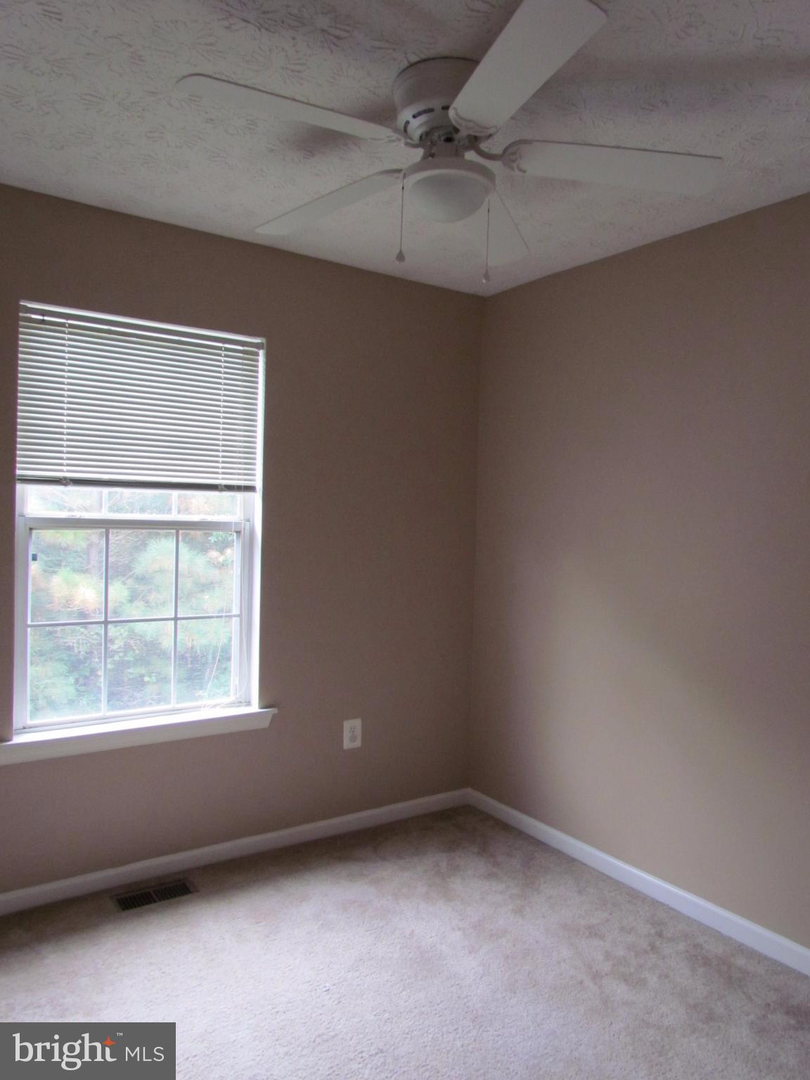 LAUREL GLEN - Residential Lease