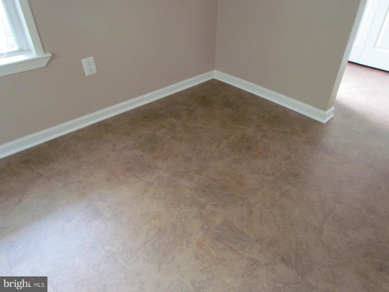 LAUREL GLEN - Residential Lease