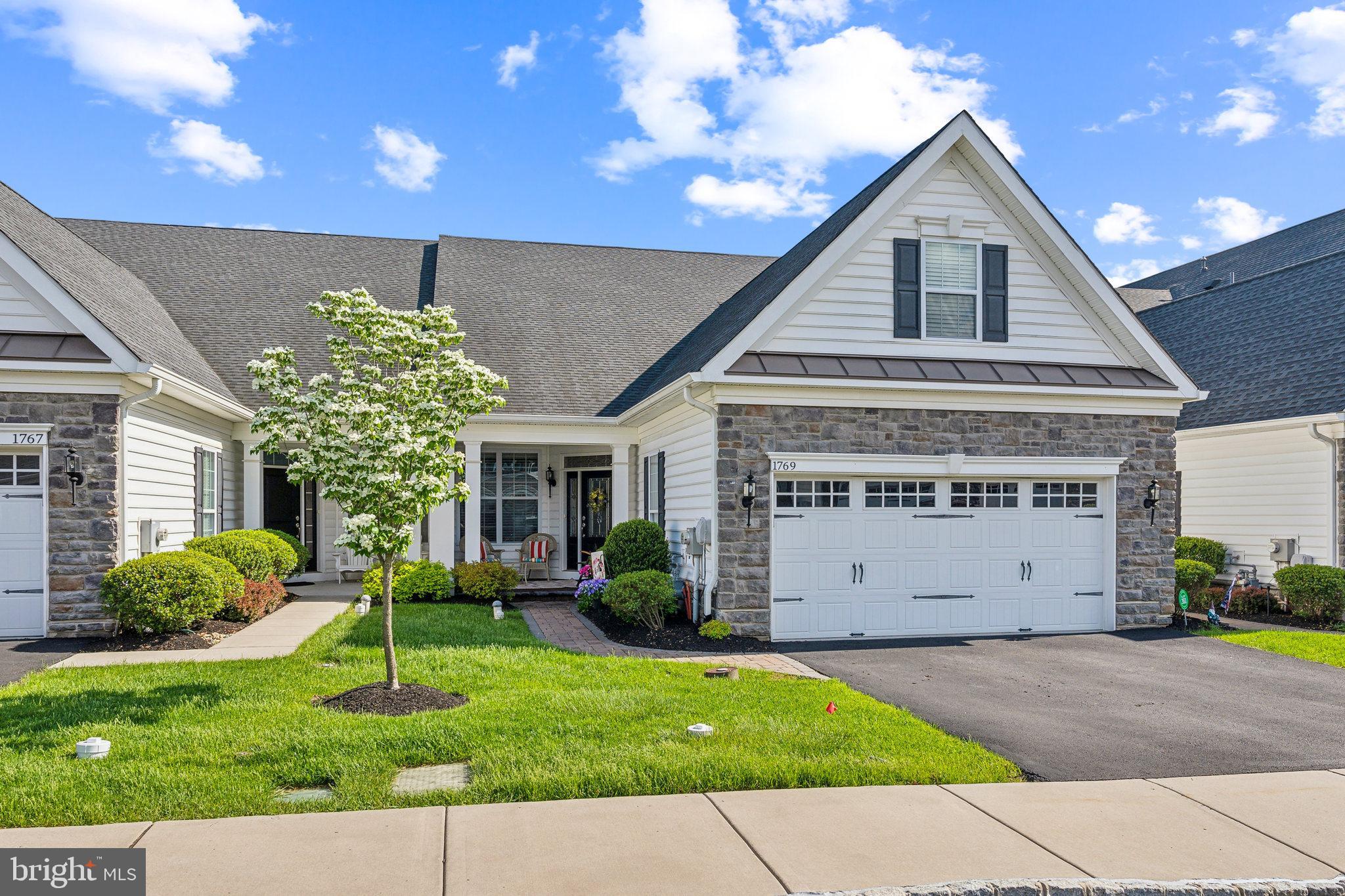 1769 LOCUST DRIVE