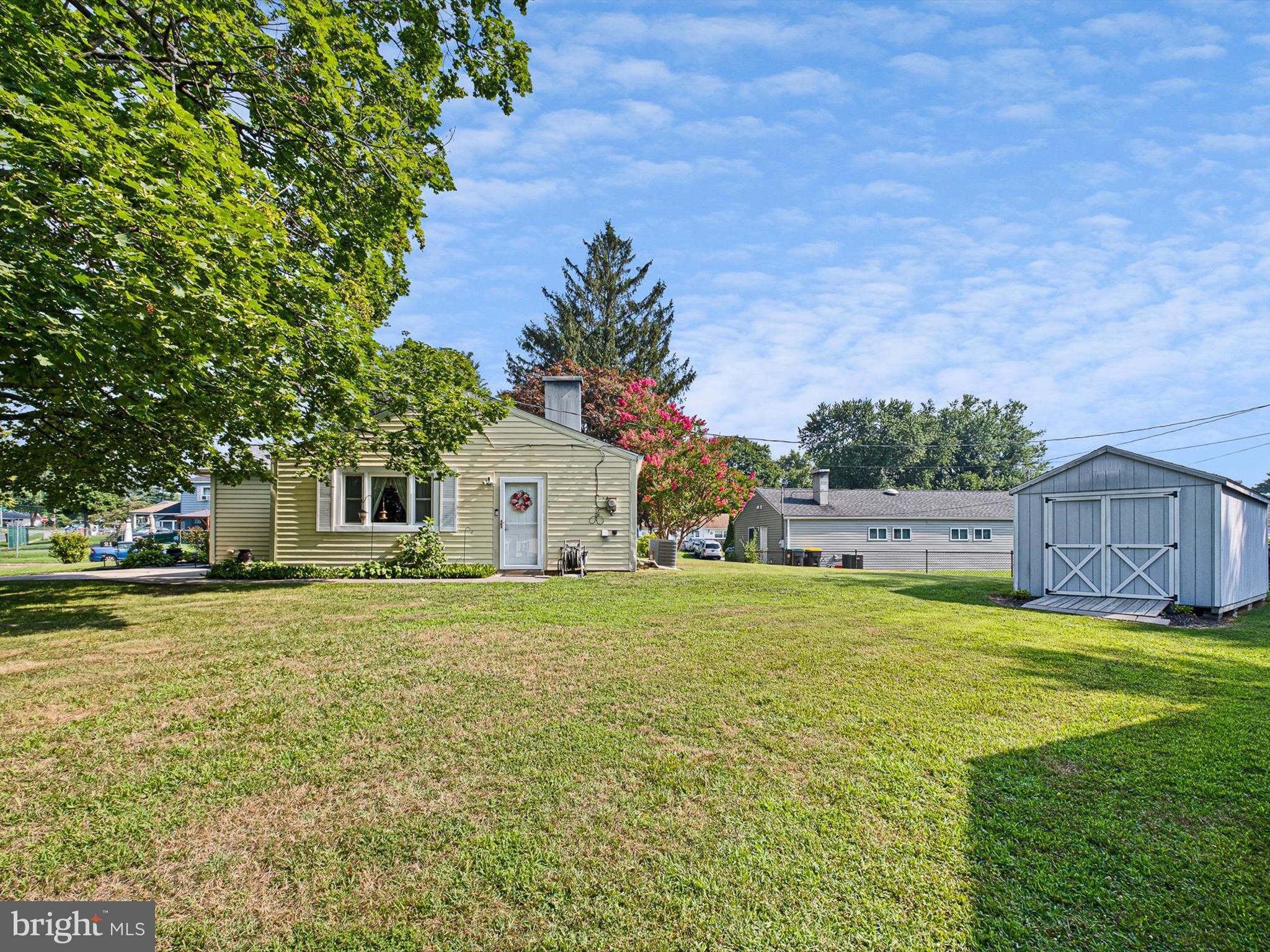 21 WARDOR AVENUE