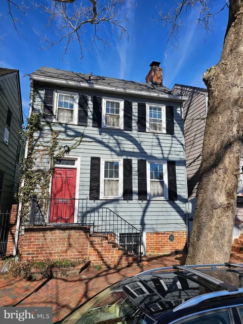209 Wolfe Street, Alexandria, VA MLS: VAAX2042318