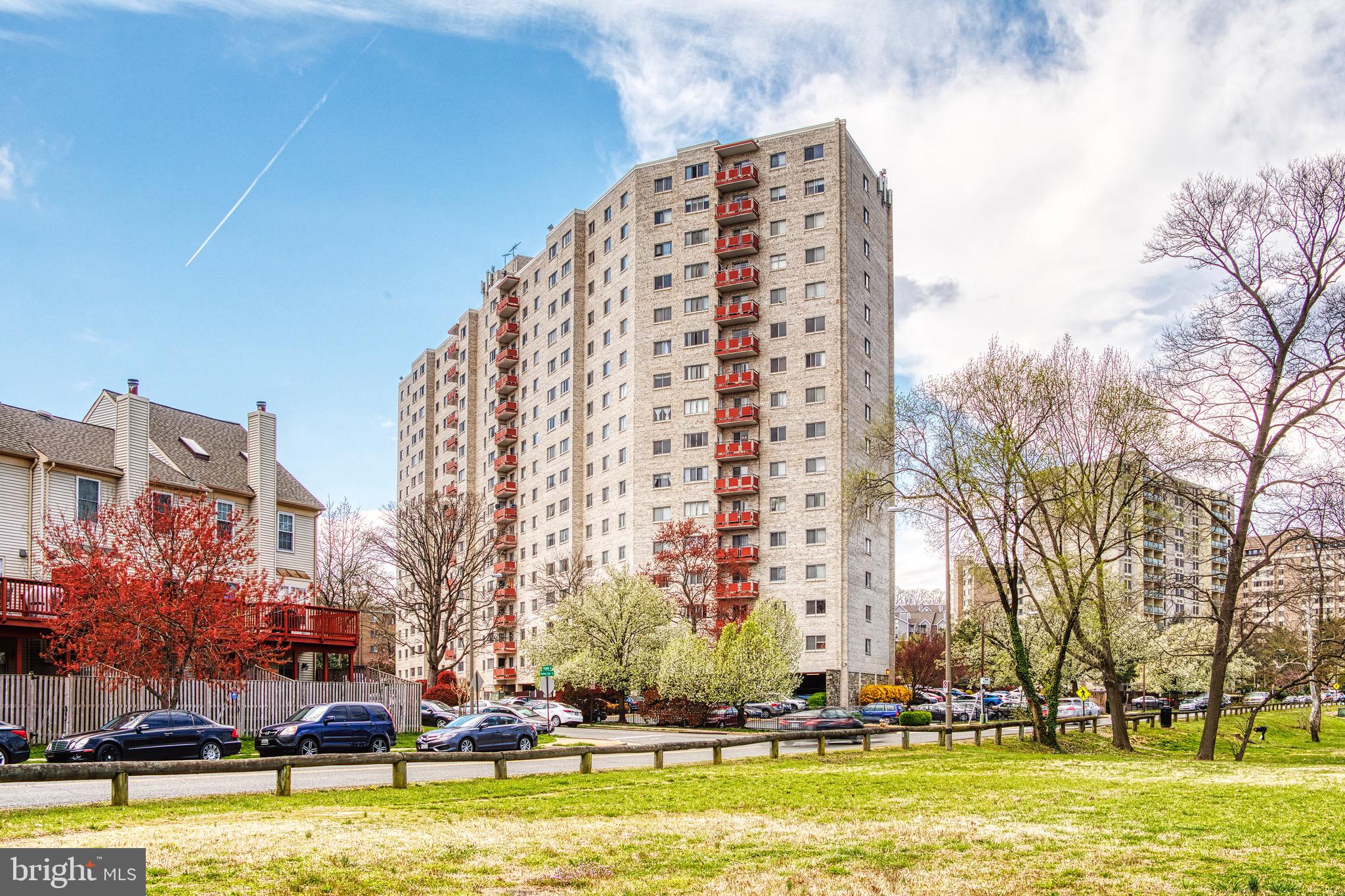 PAVILION ON THE PARK - Residential