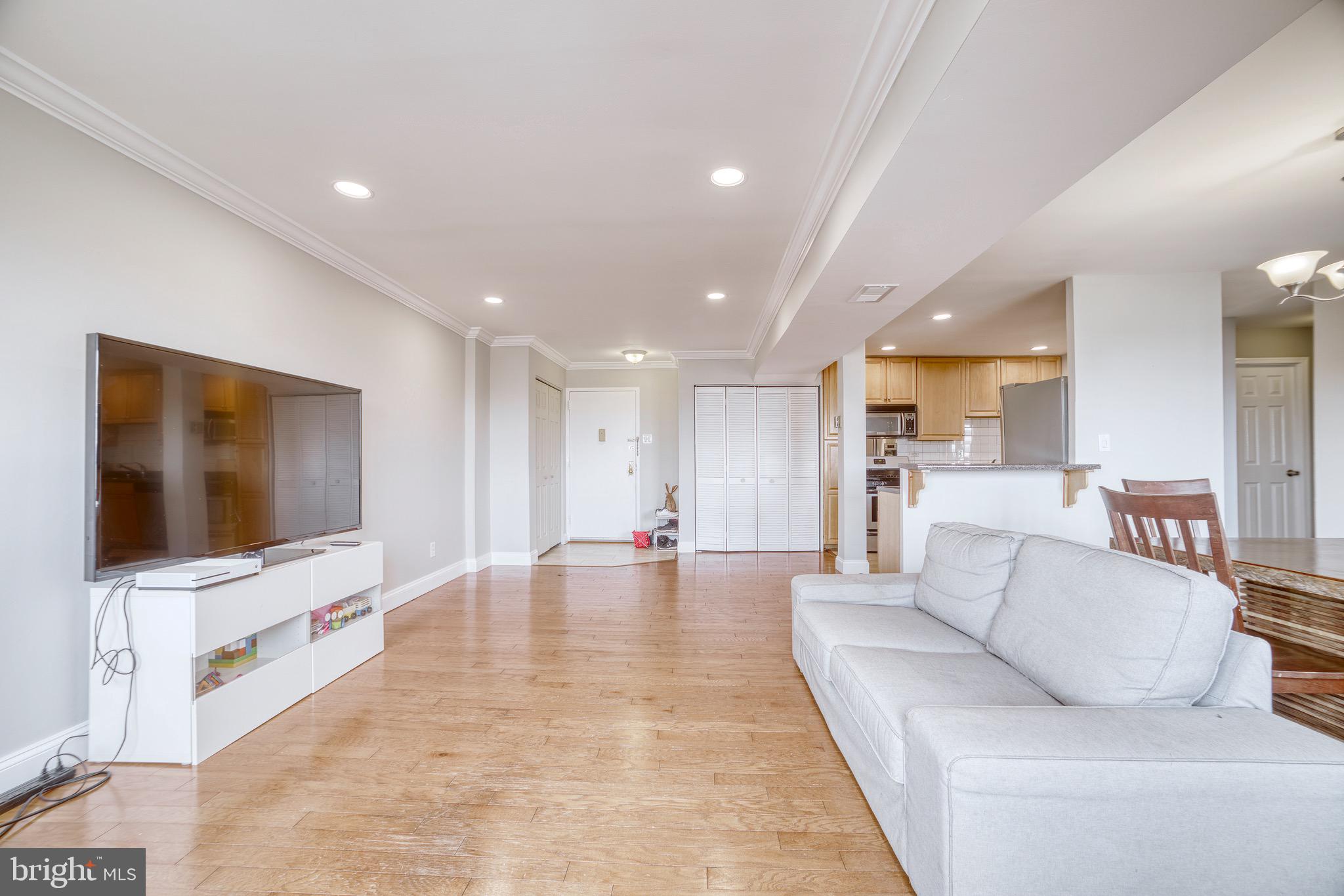 PAVILION ON THE PARK - Residential