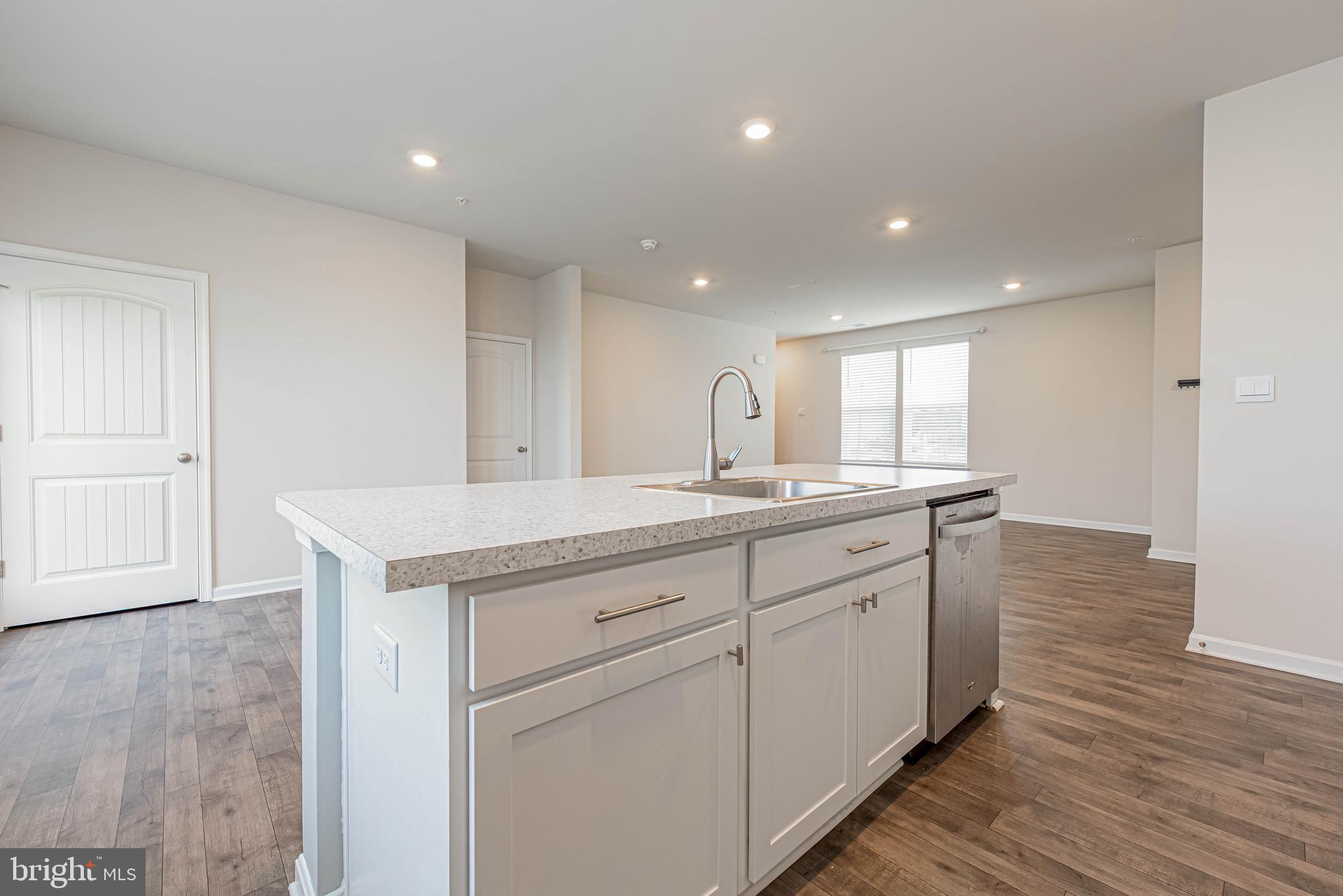 SOUTHERN FLDS - Residential