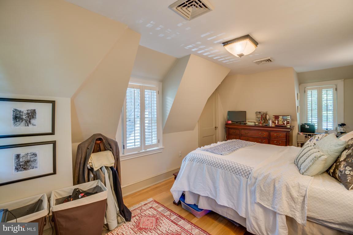 AURORA HILLS - Residential Lease