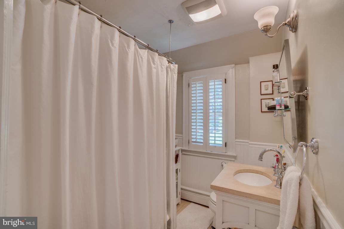 AURORA HILLS - Residential Lease