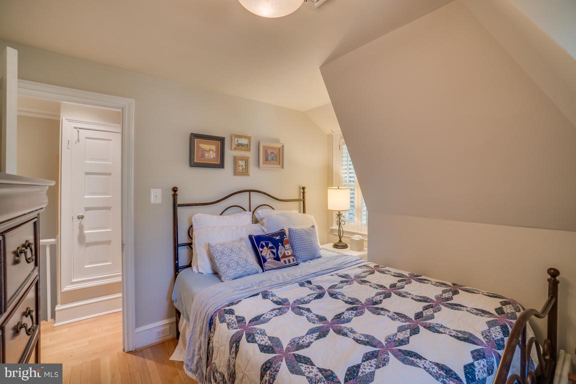 AURORA HILLS - Residential Lease