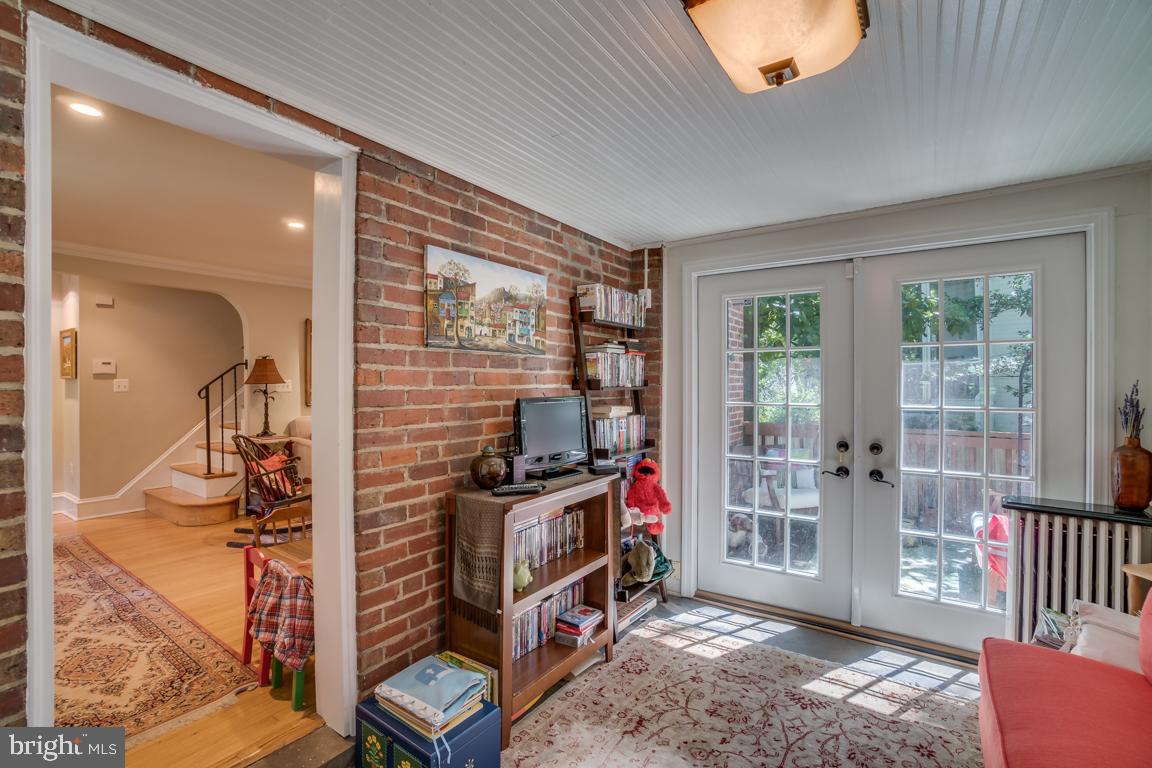 AURORA HILLS - Residential Lease