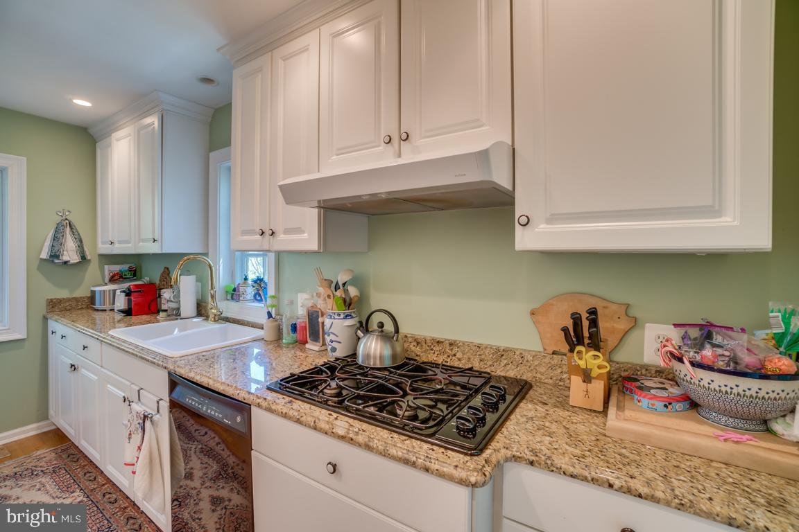 AURORA HILLS - Residential Lease