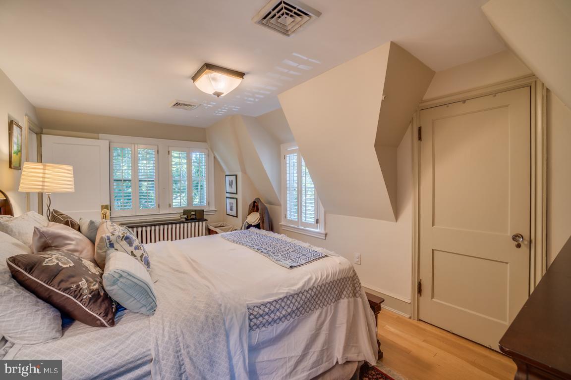 AURORA HILLS - Residential Lease