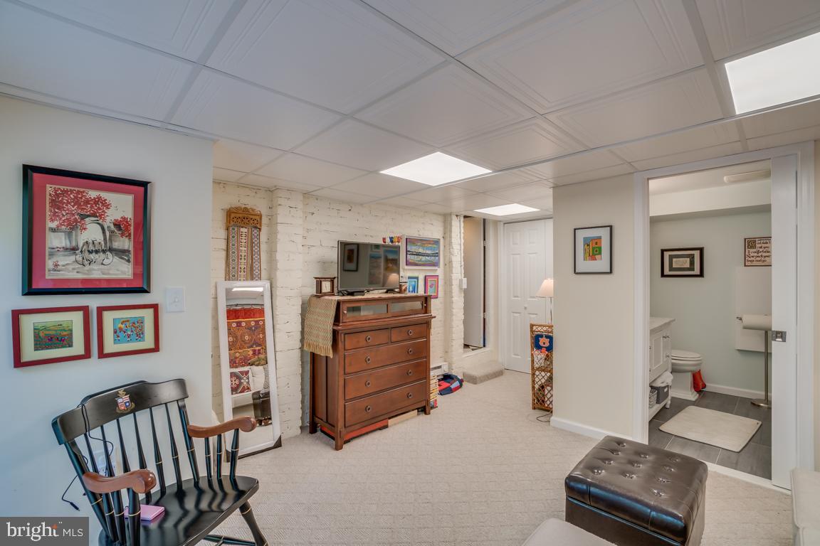 AURORA HILLS - Residential Lease