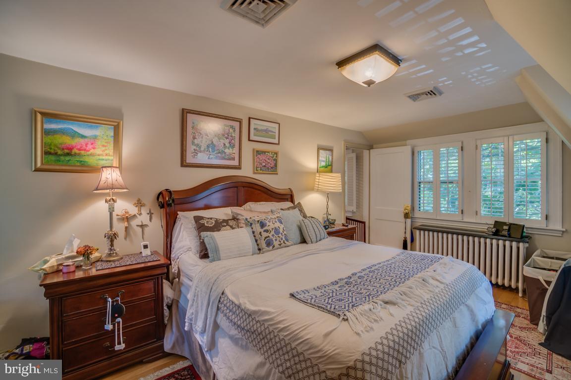 AURORA HILLS - Residential Lease