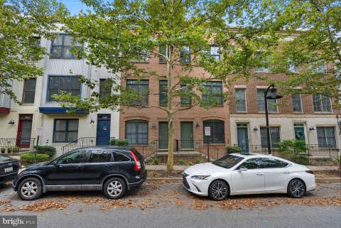 Townhouse For Sale - 5615 44th Avenue<br/> HYATTSVILLE, MD 20781
