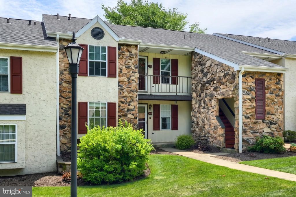 Photo of 143 Oak Knoll Circle, MILLERSVILLE, PA 17551 (MLS # PALA2091544)