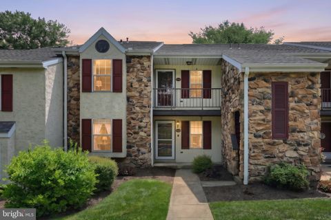 Townhouse For Sale - 143 Oak Knoll Circle<br/> Lancaster County, MILLERSVILLE, PA 17551