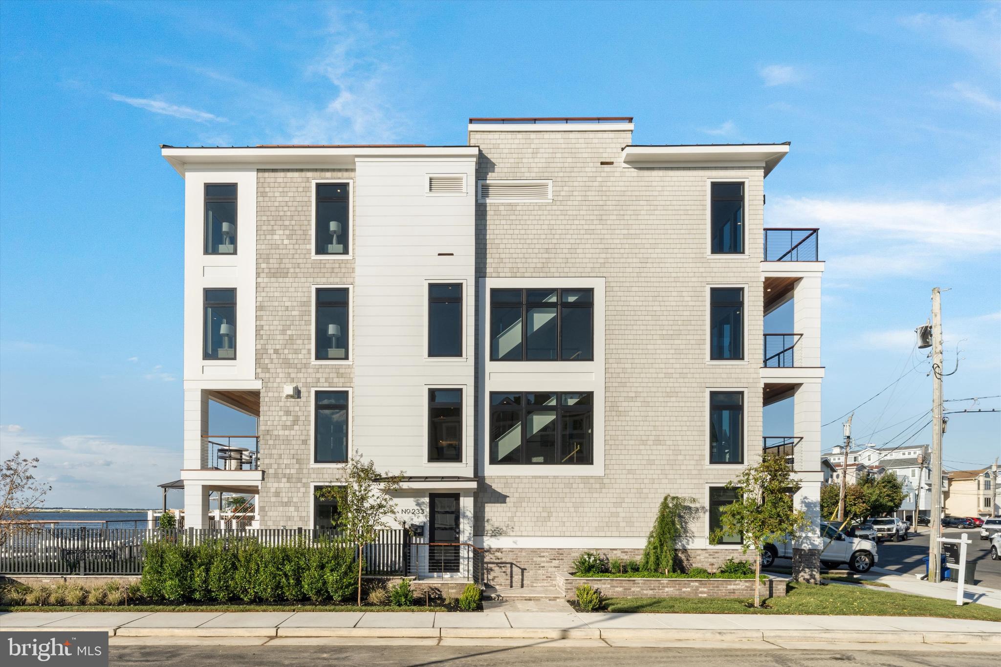 233 W 17TH STREET