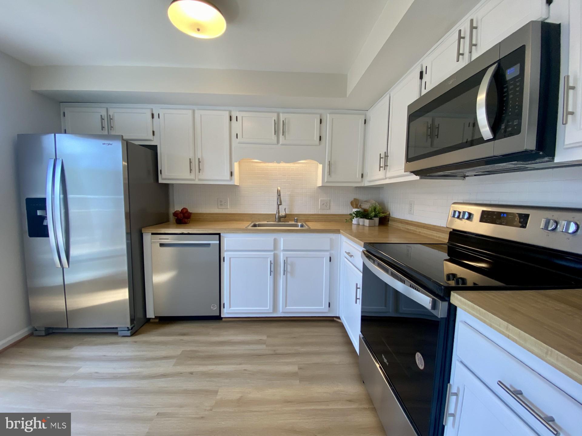 WATERSIDE - Residential