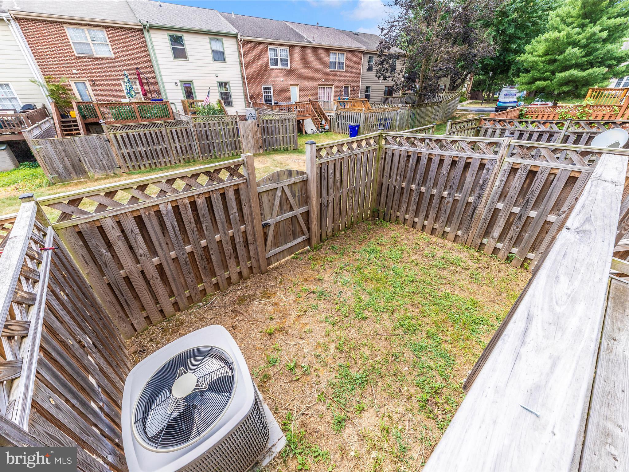 WATERSIDE - Residential