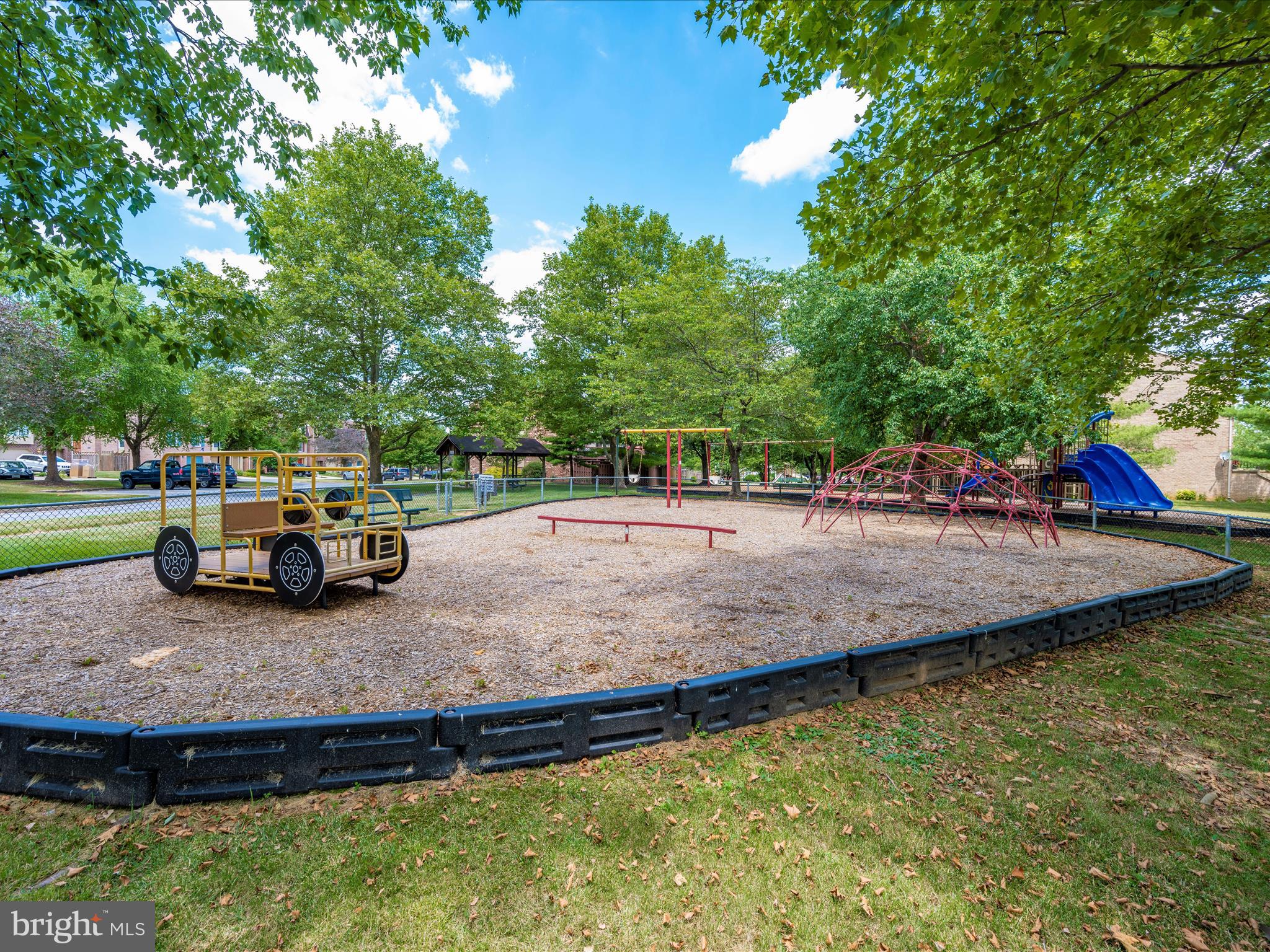 WATERSIDE - Residential