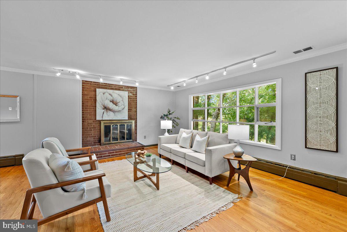 BUFFALO HILL - Residential