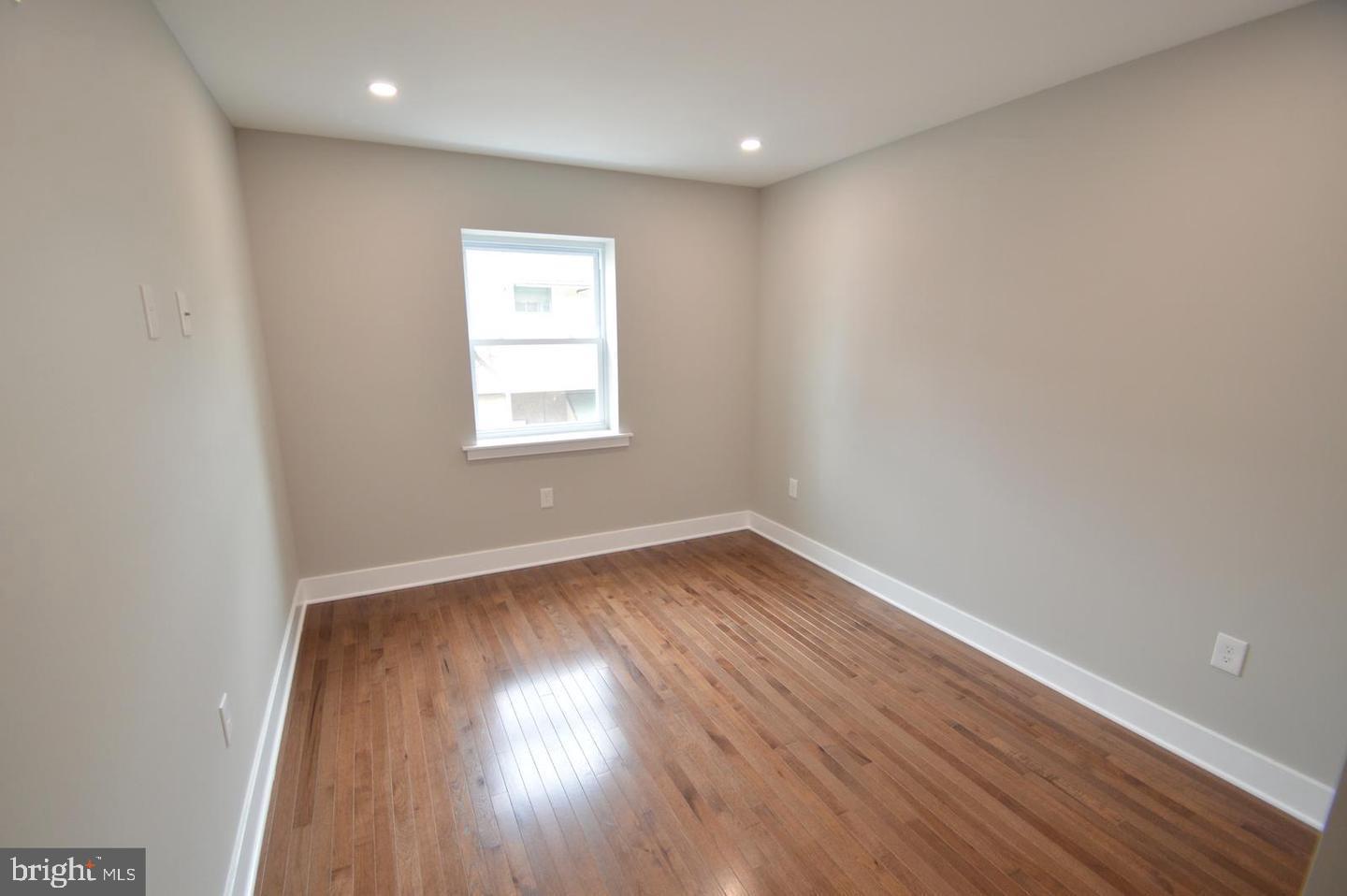 LOWER MOYAMENSING - Residential Lease