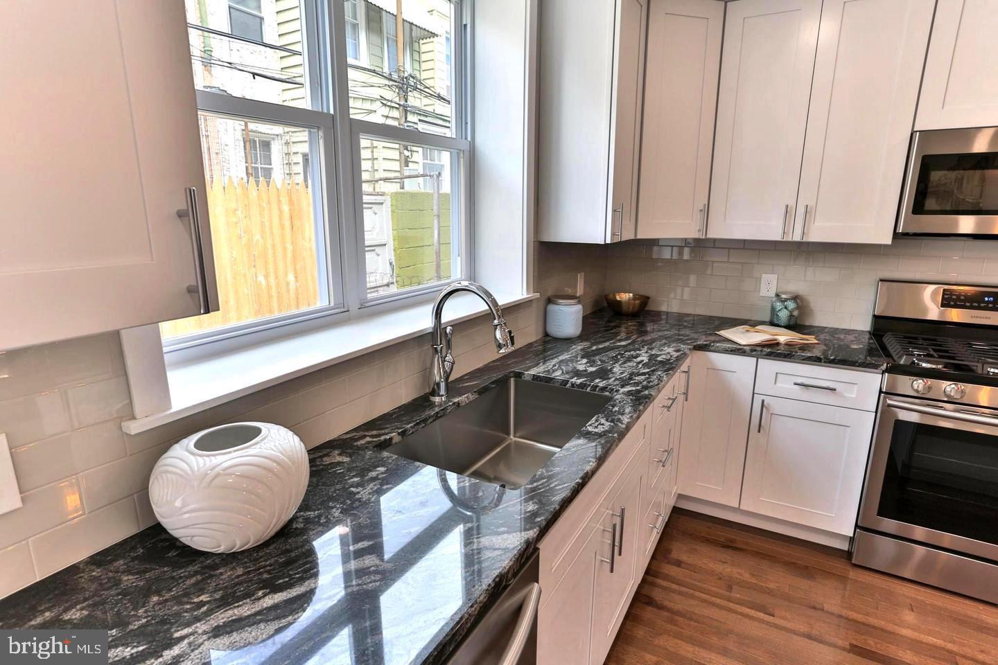 LOWER MOYAMENSING - Residential Lease