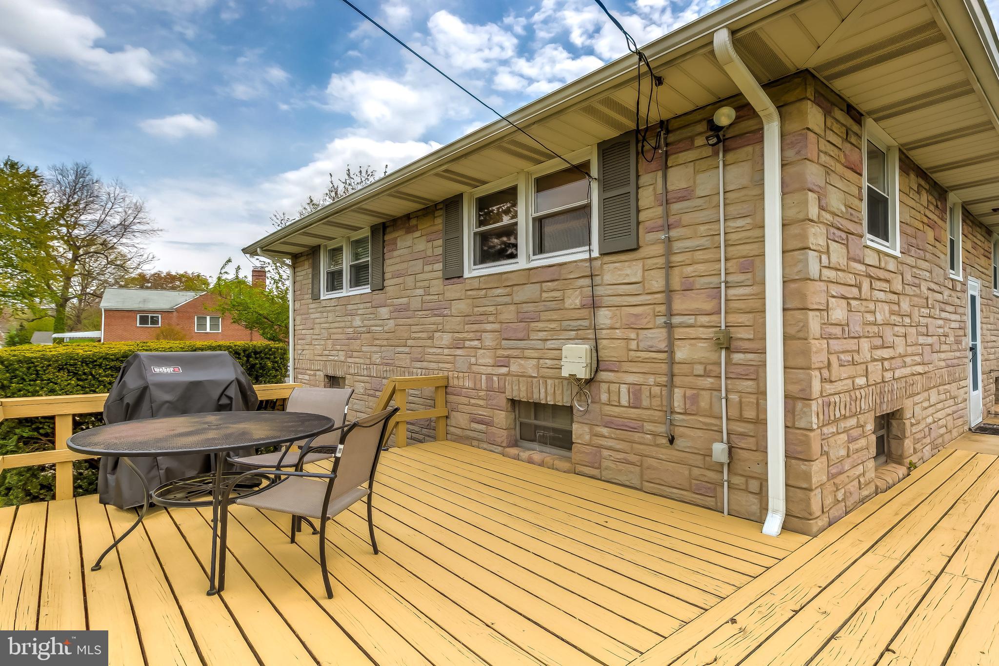 ROLLING HILLS - Residential