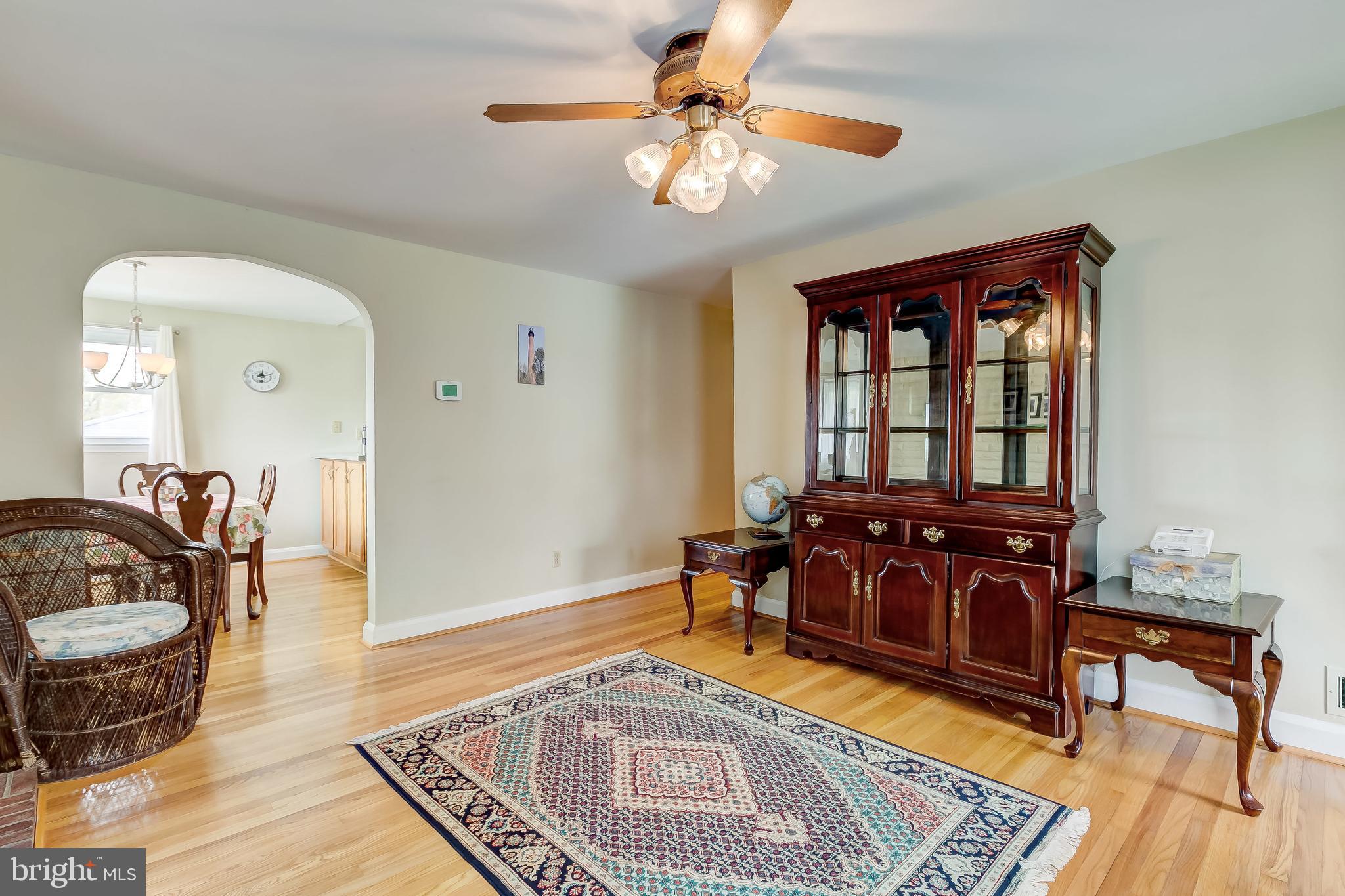 ROLLING HILLS - Residential