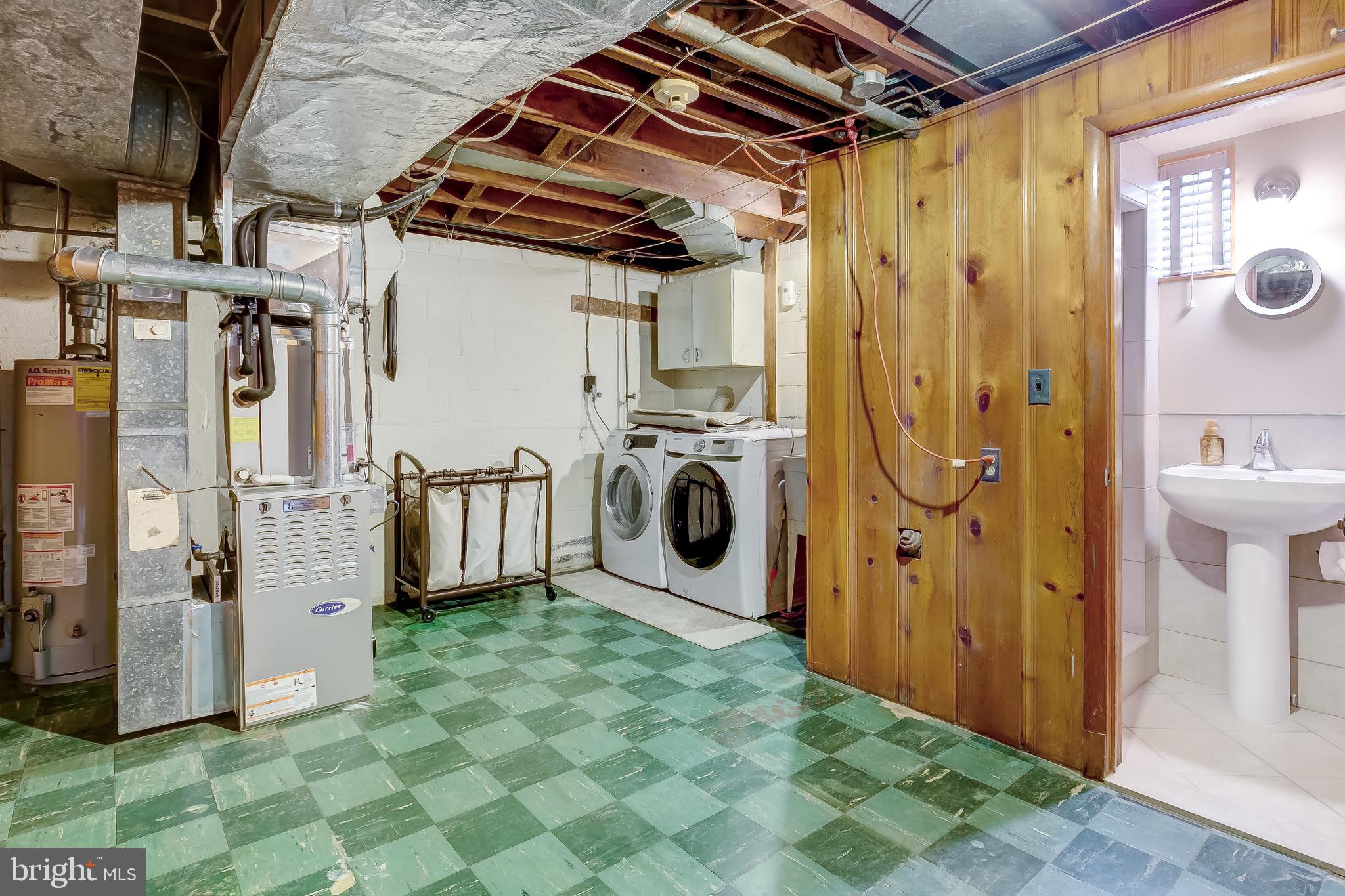 ROLLING HILLS - Residential