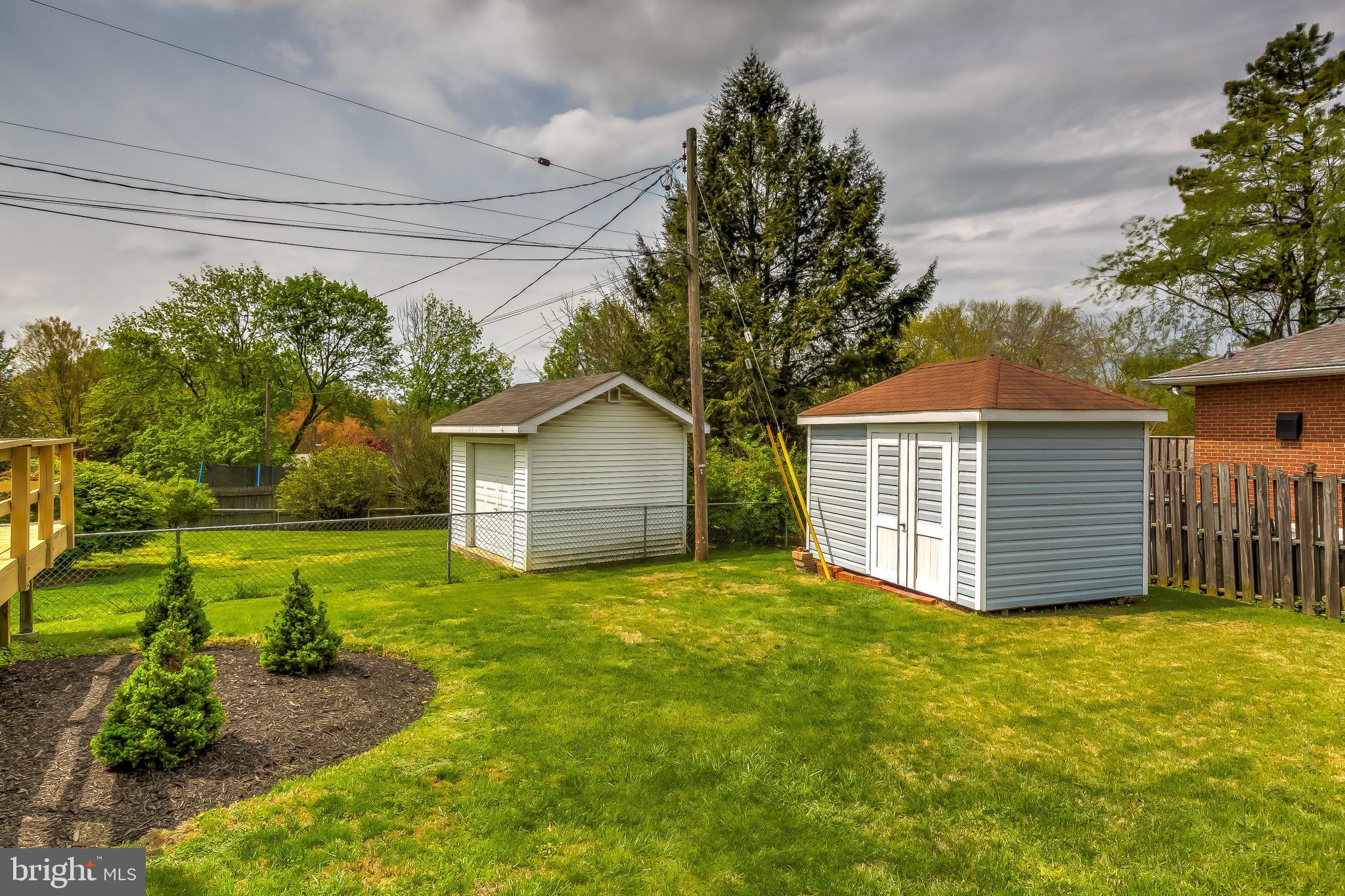 ROLLING HILLS - Residential